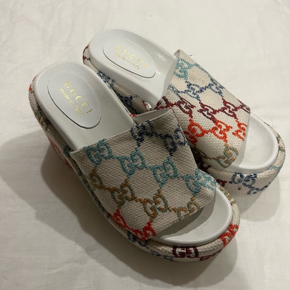 New never worn wedge! - Picture 2 of 7